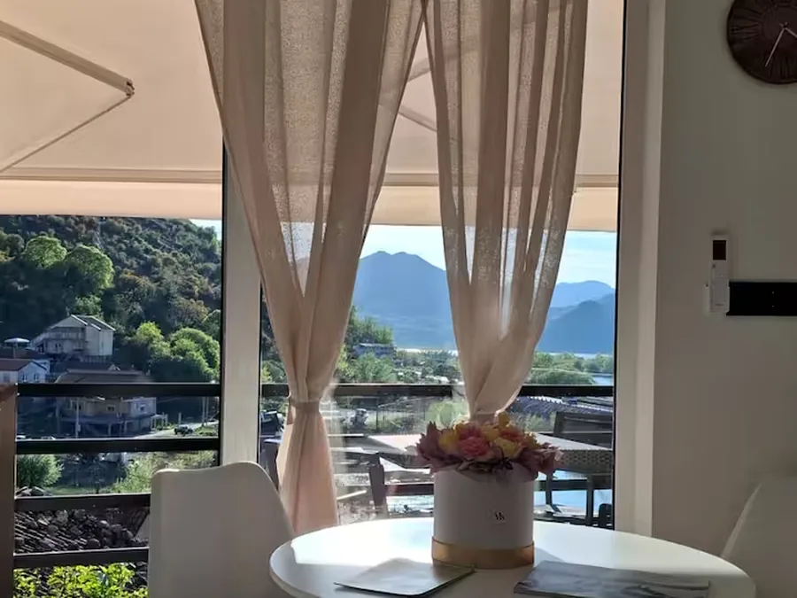 Luxury Apartment: bedroom