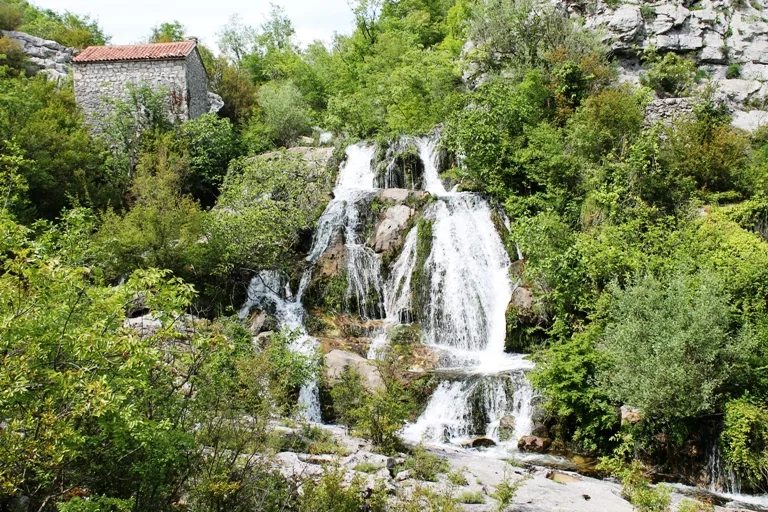 Waterfalls and spring water at Poseljani